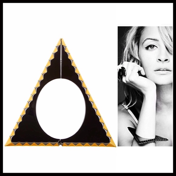 HOUSE OF HARLOW STATEMENT CUFF - Picture 2 of 8